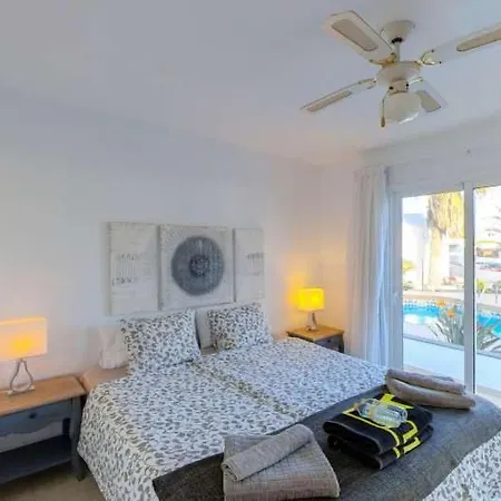 Sleeps 4 Pool T691607 * Charco del Palo