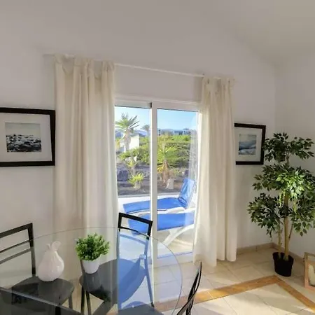 Apartman Sleeps 4 Pool T691607 *
