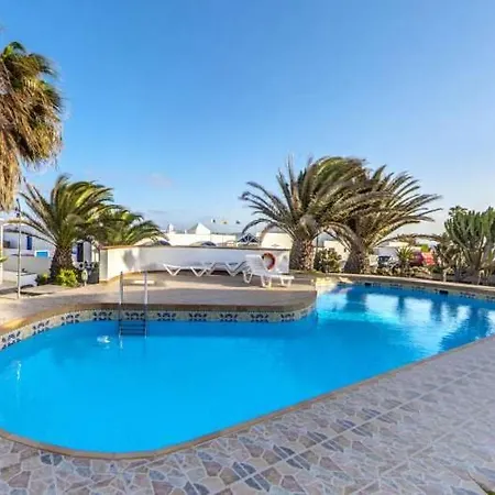 Apartman Sleeps 4 Pool T691607 *