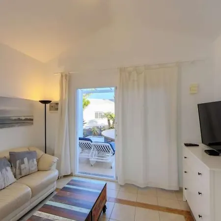 公寓 Sleeps 4 Pool T691607 *